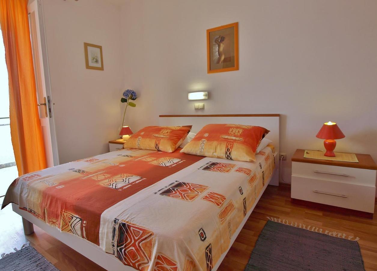 Apartments Biserka Rab Town Bagian luar foto