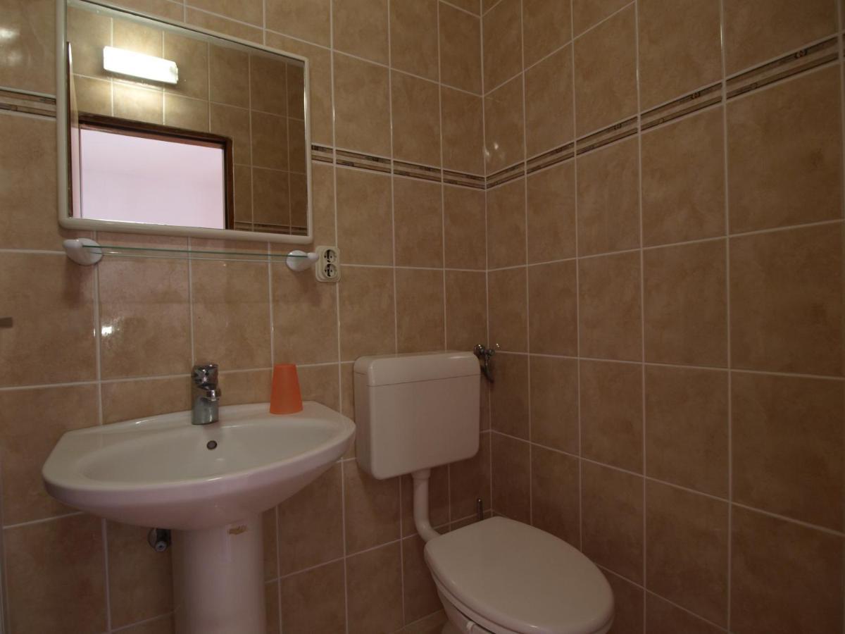 Apartments Biserka Rab Town Bagian luar foto
