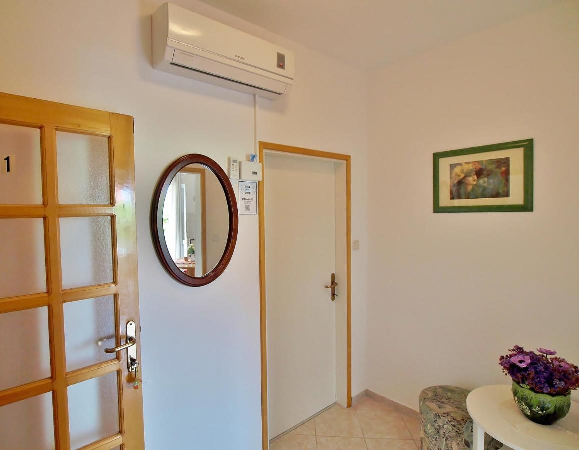 Apartments Biserka Rab Town Bagian luar foto