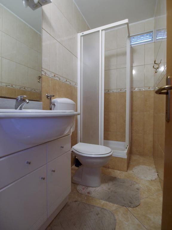 Apartments Biserka Rab Town Bagian luar foto