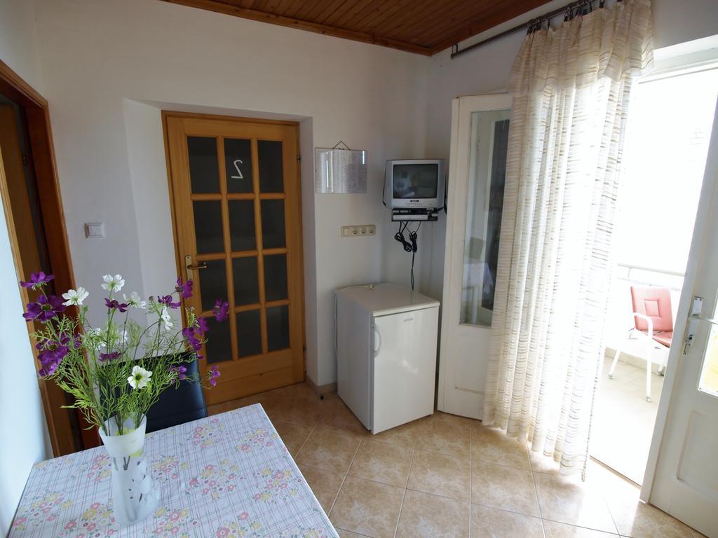 Apartments Biserka Rab Town Bagian luar foto